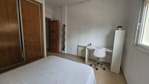 3 多间卧室、熨斗/熨衣板、WiFi、床单