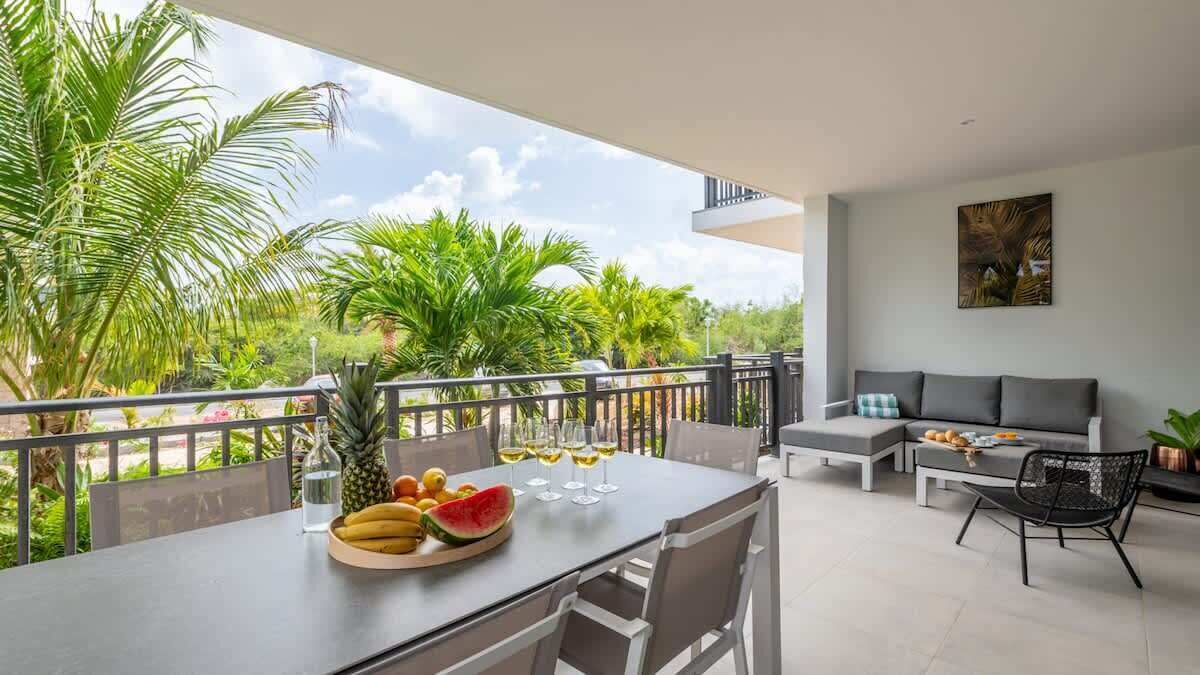 New Construction Luxury Apartment for Rent in Curacao with Pool Access on a Golf Resort, Photo 1-1