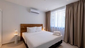 2 bedrooms, iron/ironing board, WiFi, bed sheets