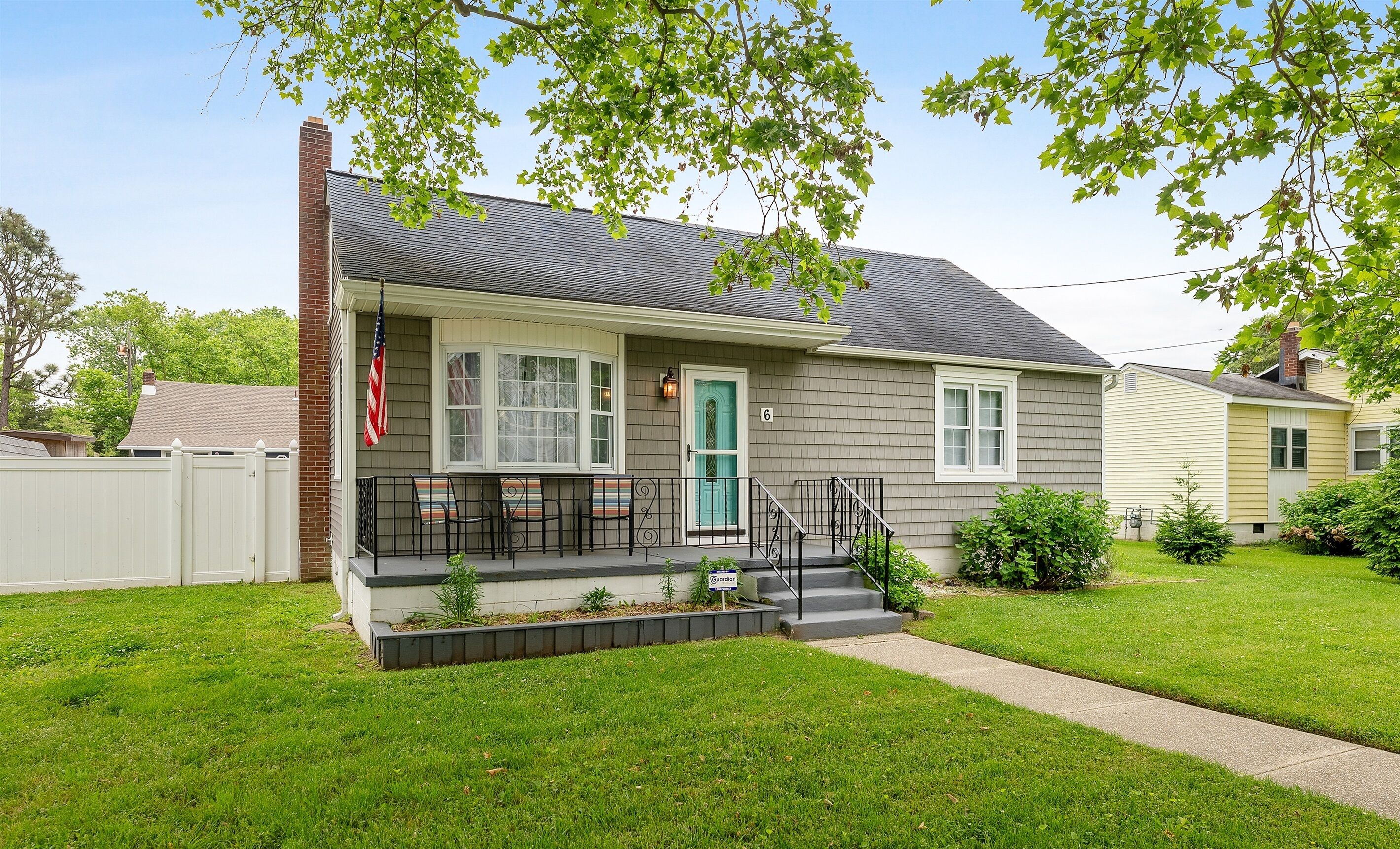 No Pets~Sparkling Clean~Linens~Short Walk To Bay!