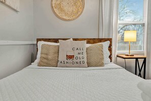 3 makuuhuonetta, silitysrauta/-lauta, Wi-Fi, vuodevaatteet