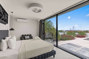 3 bedrooms, iron/ironing board, WiFi, bed sheets - Villa Sea View Luxury (Vredenberg)