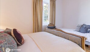 4 bedrooms, bed sheets