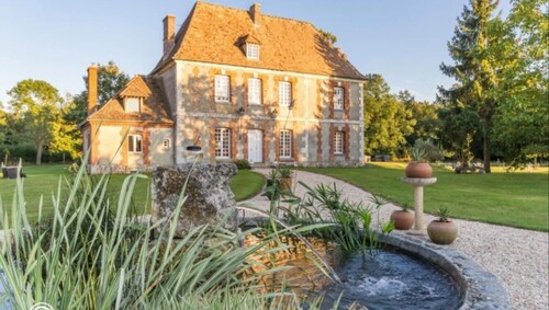 Grande Demeure Ancien Château du 15e Siècle
