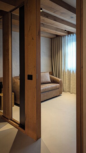Suite with Jacuzzi | Premium bedding, down duvets, minibar, soundproofing - Mo.he Boutique Hotel (Livigno)