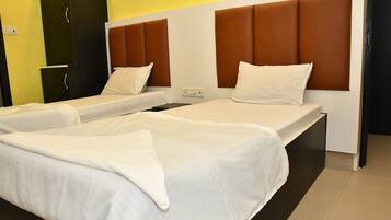 Executive Double Room | Free WiFi, bed sheets