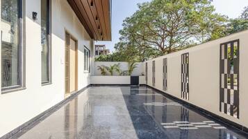 Phòng đôi Deluxe, quang cảnh thành phố | Khu phòng khách | TV