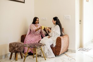 Deluxe Double Room, City View | Living area | TV - Lime Tree B&B Pari Chowk (Greater Noida)