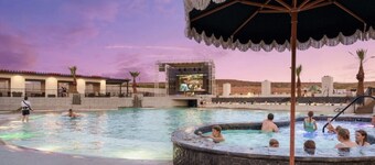 Pecan Valley Oasis - Lux Pool, Sauna and Theater