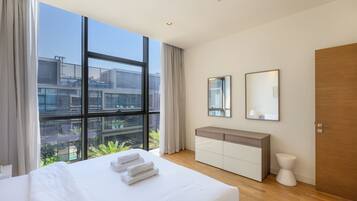 Luxe appartement, uitzicht op zwembad | Uitzicht op de stad