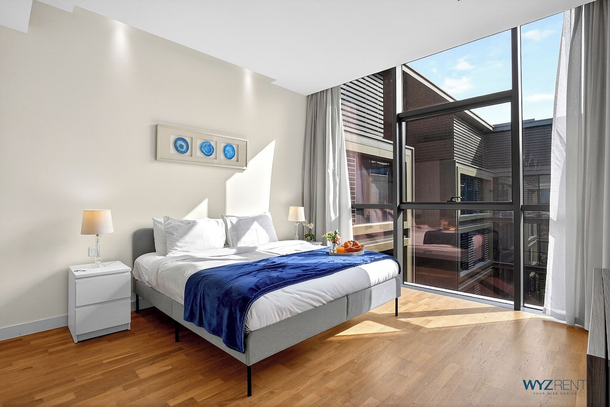 Luxury Apartment, Pool View | Minibar, individually furnished, free WiFi, bed sheets