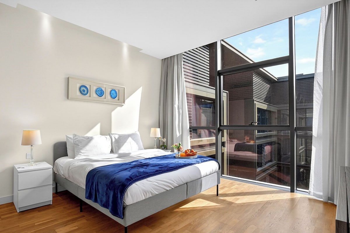Apartament de luxe, vistes a la piscina | Minibar, mobiliari individual, wifi gratuïta i roba de llit