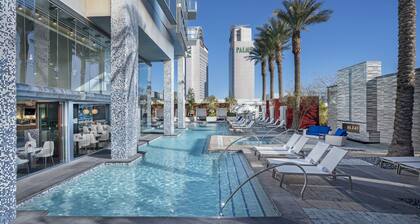 High Floor Studio Strip View w/Open Balcony at Palms Place TD38*