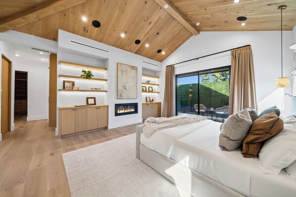 6 habitaciones, tabla de planchar con plancha, wifi y ropa de cama 