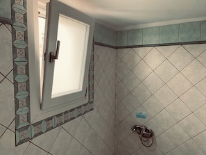 Ferienhaus | Badezimmer | Dusche, Haartrockner, Handtücher