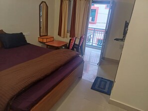 Schallisolierte Zimmer, kostenloses WLAN, Bettwäsche