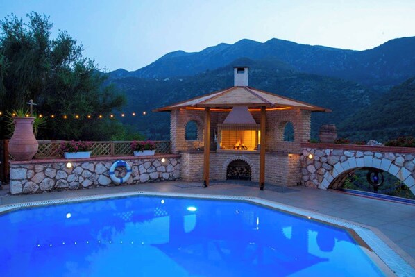 Villa (4 Bedrooms) | Interior
