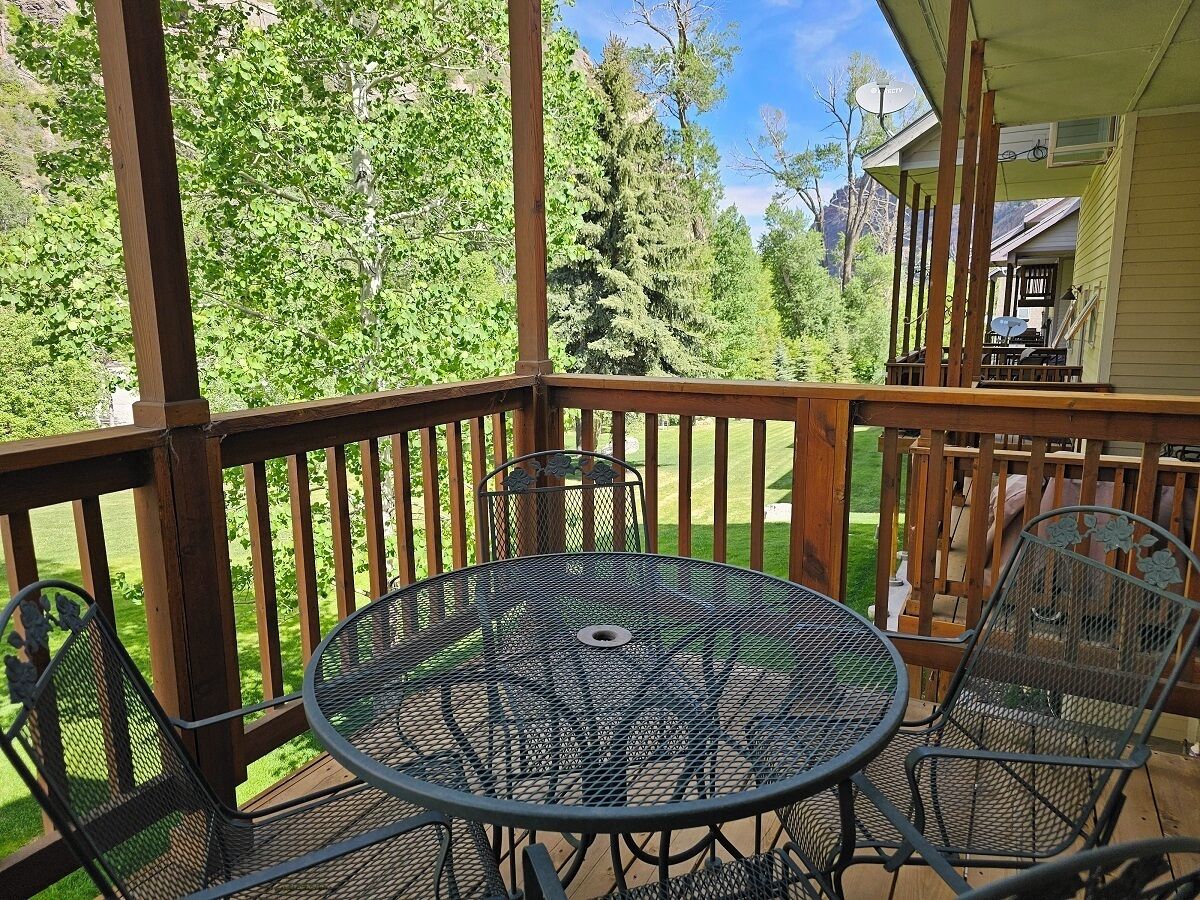 Mountain Retreat: 3-Bed Condo, Stunning Views, Close to Downtown Ouray!