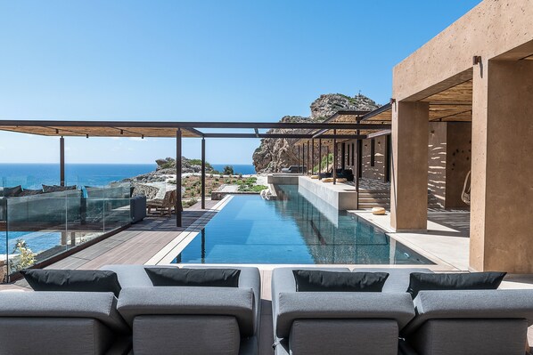 Piscina all'aperto, una piscina riscaldata