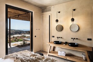 4 camere, ferro/asse da stiro, culla da viaggio, Wi-Fi gratuito