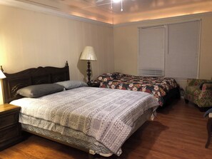 4 chambres, fer et planche à repasser, Wi-Fi, draps fournis