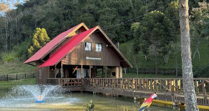 Chalé Dentro da Lagoa, Ambiente Silencioso em Meio a Natureza, Porém no Centro
