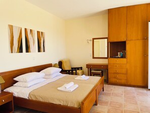 1 soverom, strykejern/-brett, wi-fi (inkludert) og sengetøy