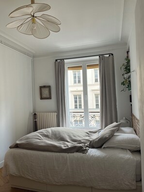 2 bedrooms, iron/ironing board, WiFi, bed sheets - Paris, Gare du Nord train station, Maubeuge area (Paris)