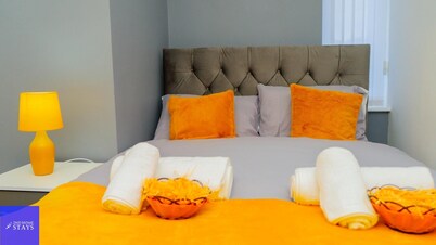 Cradley Manor - Spacious 6 Bedroom House