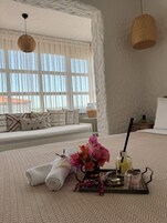 Deluxe Oda, Birden Çok Yatak, Şehir Manzaralı | Kaliteli yatak takımı, minibar, ayrı ayrı dekore edilmiş 