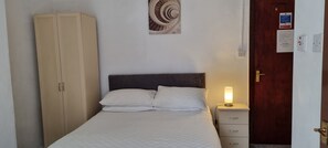 Family Triple Room, City View - Fern Villa Guest House  (Blackpool)