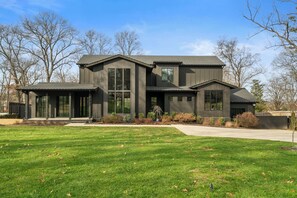 Exterior - Above Starburst Estate | Pool | Luxury| Fun I Services (Nashville)