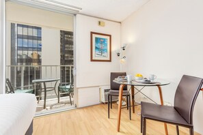 Dining - City View Family Fun Condo at Marine Surf Waikiki by the Beach & Free Parking (Honolulu)