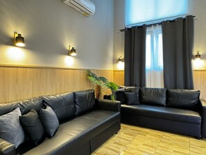 Smart TV - Grandera Apart's - Lliri 32, Apart 8 (València)