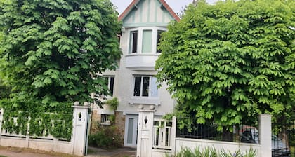20' de Paris et Versailles: maison avec jardin dans un écrin de verdure
