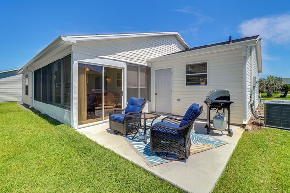 Interior - Lanai & Gas Grill: Bright Home in The Villages! (The Villages)