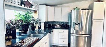 Paradise Suites in Homer Alaska, an entire house w/a hot tub