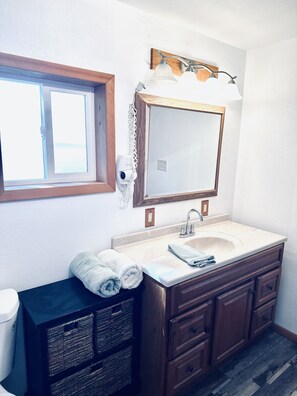 Hair dryer, towels - Paradise Suites in Homer Alaska, an entire house w/a hot tub (Homer)