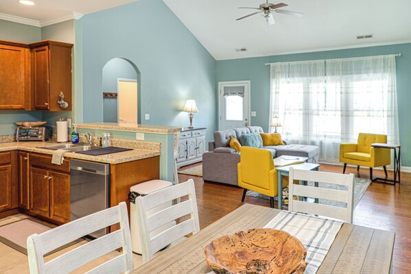 House (3 Bedrooms) | Interior