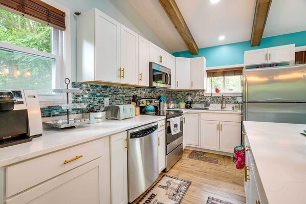 Interior - Front Royal Retreat on 3 Acres w/ Mtn Views! (Front Royal)