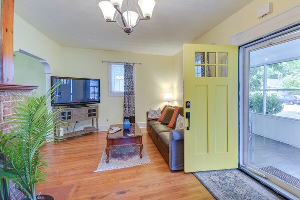 House (3 Bedrooms) | Living area | TV, fireplace