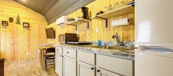 Montezuma Cabin Rental w/ Fire Pit & Grill Access!