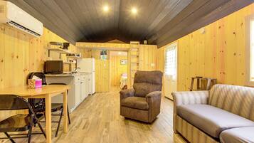 House (1 Bedroom) | Interior