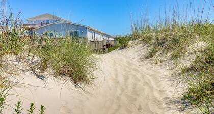 Oak Island Condo w/ Ocean View: Steps to Beach!