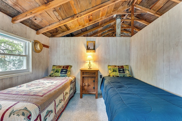Waterfront Home On Lake Champlain W/ Dock & Kayaks - Fair Haven, VT