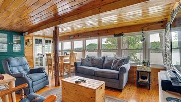 Cottage (3 Bedrooms) | Interior