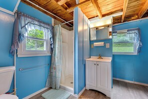 Cottage (3 Bedrooms) | Interior - Waterfront Home on Lake Champlain w/ Dock & Kayaks (Fair Haven)