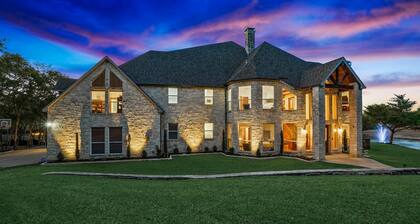 22-Acres Mansion - Backyard Oasis & Entertainment