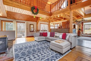 Interior - Cozy Home on 10 Acres: 'yellowstone in Vermont' (Townshend)