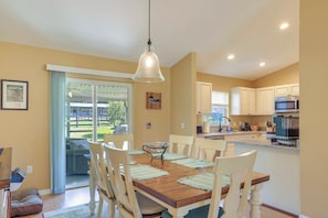 House (2 Bedrooms) | Interior